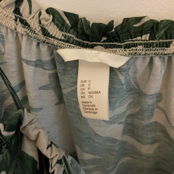 H&M floral dress - Picture 3 of 3